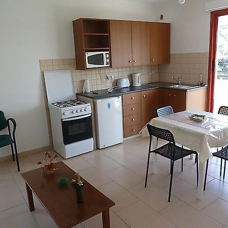 Valentinos Court Apartment Paphos ห้อง รูปภาพ