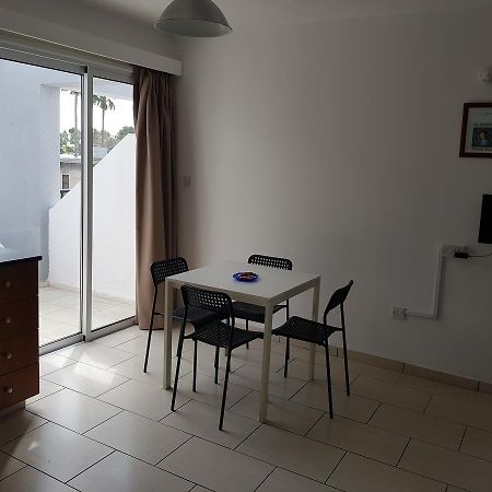 Valentinos Court Apartment Paphos ภายนอก รูปภาพ