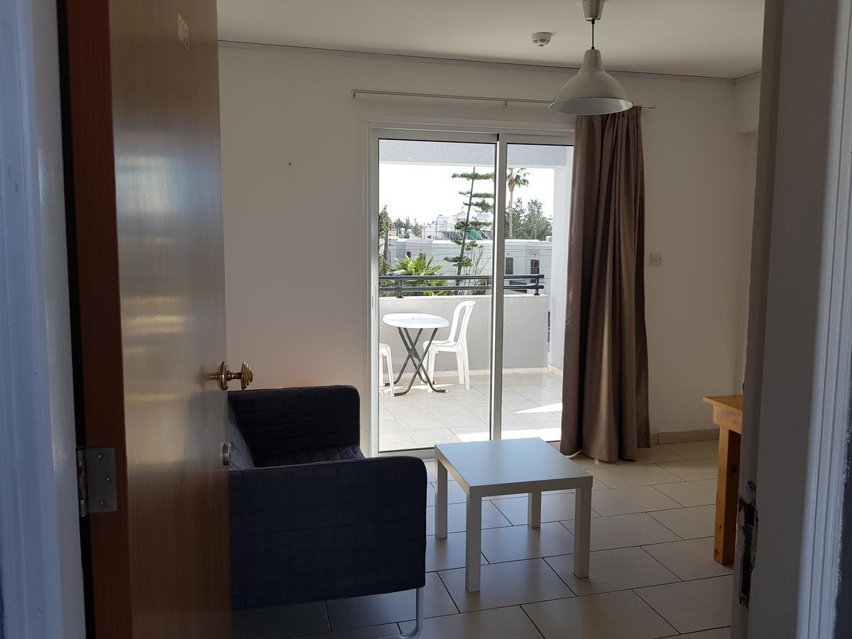 Valentinos Court Apartment Paphos ภายนอก รูปภาพ