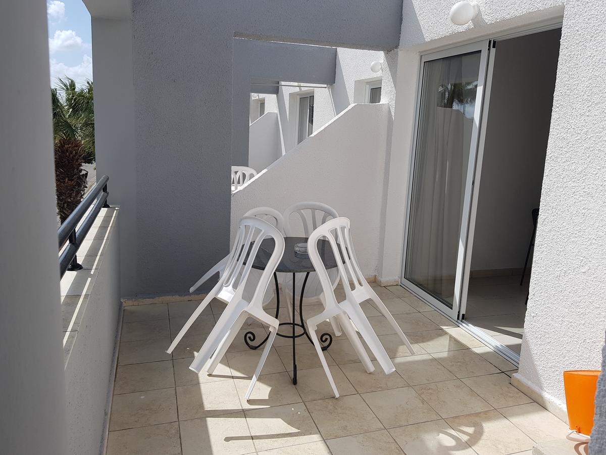 Valentinos Court Apartment Paphos ภายนอก รูปภาพ