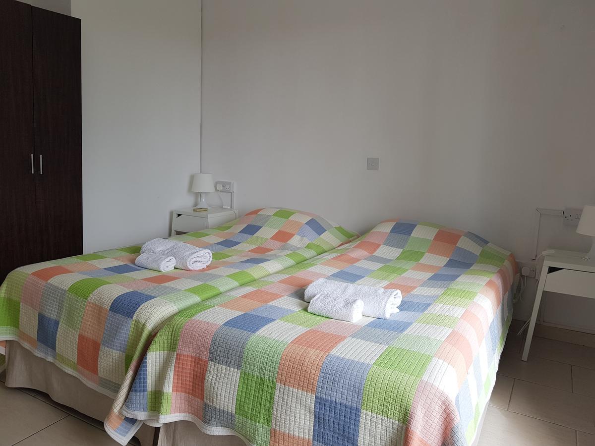 Valentinos Court Apartment Paphos ภายนอก รูปภาพ