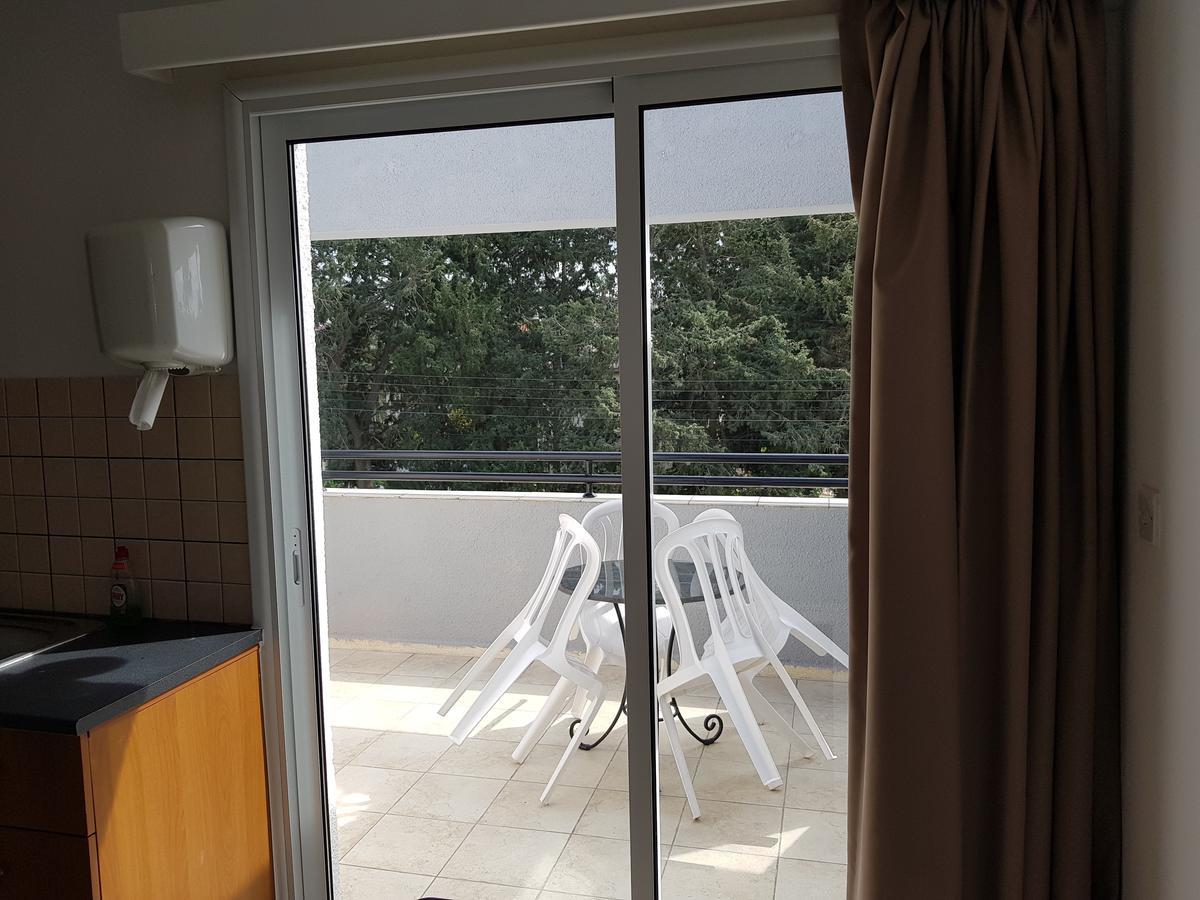 Valentinos Court Apartment Paphos ภายนอก รูปภาพ