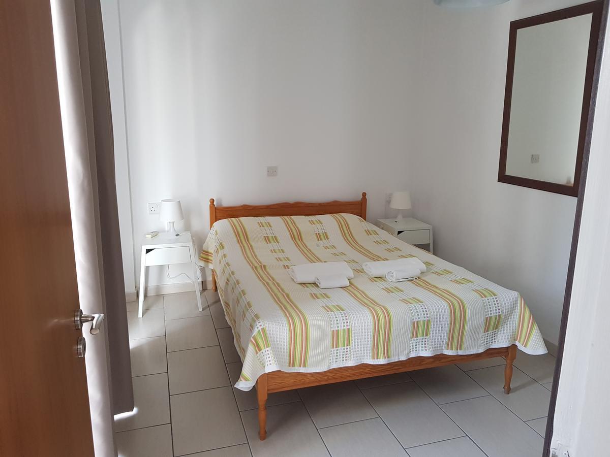 Valentinos Court Apartment Paphos ภายนอก รูปภาพ