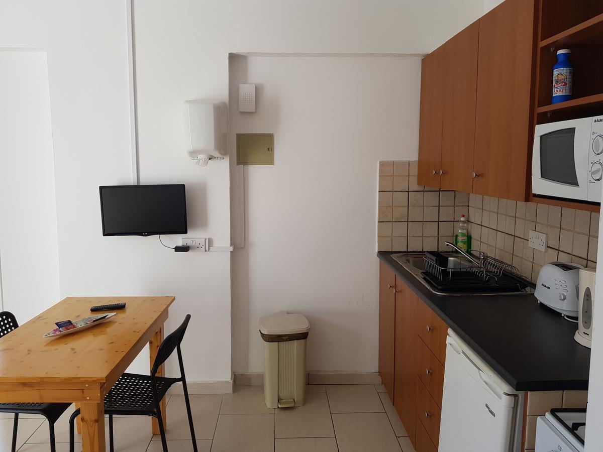 Valentinos Court Apartment Paphos ภายนอก รูปภาพ
