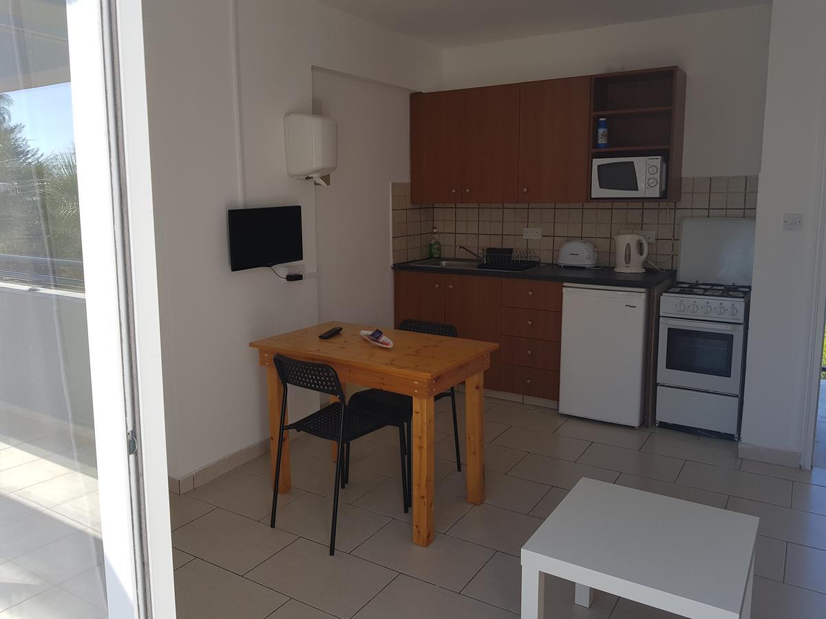 Valentinos Court Apartment Paphos ภายนอก รูปภาพ