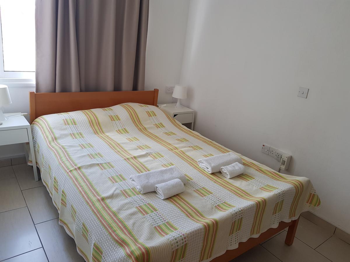 Valentinos Court Apartment Paphos ภายนอก รูปภาพ